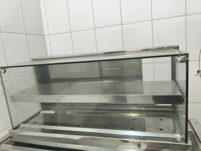 Balcão Refrigerado Expositor com Vitrine de Vidro - Inox