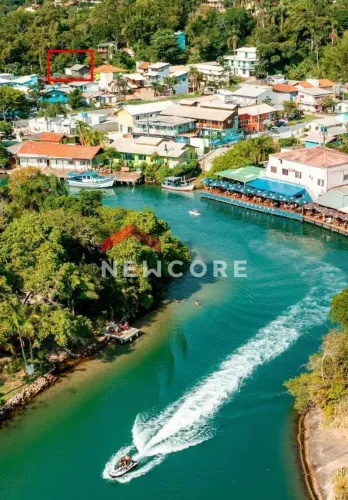 Casa em Servidão Geraldino José Vieira - Barra da Lagoa - Florianópolis/SC