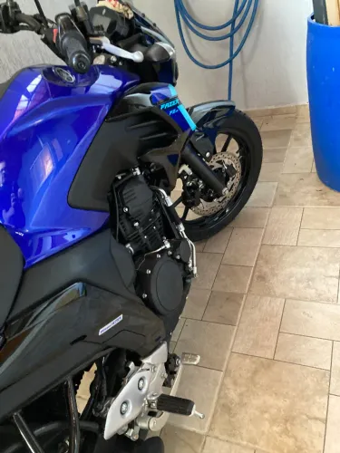 Yamaha FZ25