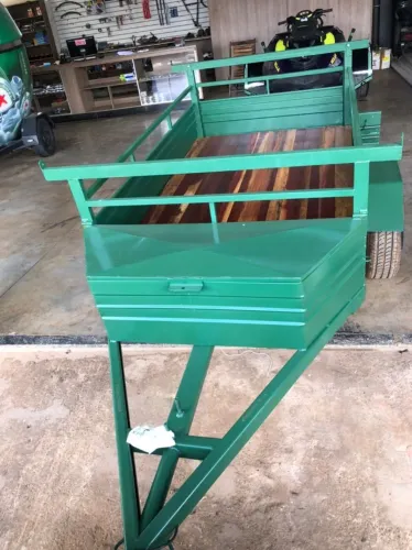 Reboque NOVO: 2.00 x 1.20 c/ BAÚZINHO.