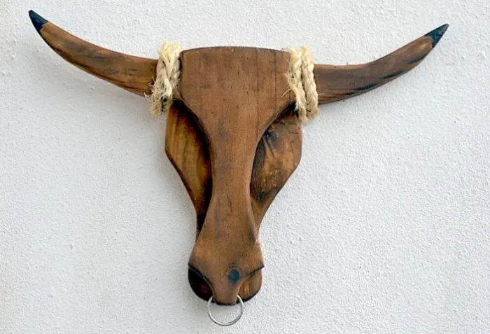 Cabeça de Vaca/Boi em Madeira - Peça Decorativa Rústica e Elegante 