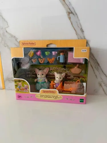 Sylvanian Families Conjunto Piquenique Ensolarado - Irmã e Bebê Raposa-do-Deserto