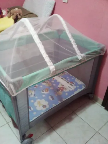 Berço portátil cercado Premium baby mosqueteiro e colchão 90cm ortobom
