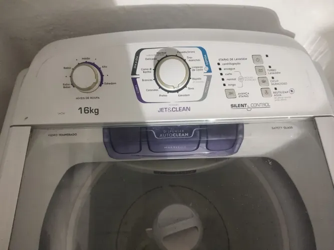 Máquina de lavar roupa 16 KG Electrolux, semi nova.