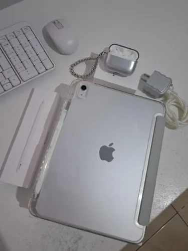 iPad 11ª Geração A16 128GB Prata + Apple Pencil USB-C + AirPods Pro 3