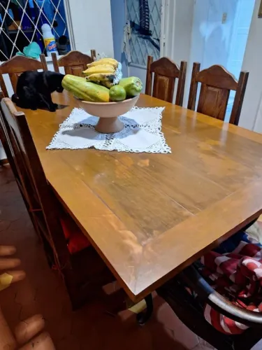Vendo mesa de madeira massiva 