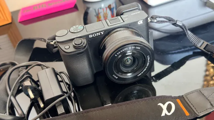 Sony A6400 + lente 16-50mm OSS | Apenas 1.702 cliques | Estado de nova