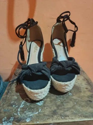 ? Sandália de salto preta com amarração ? NOVA! ?