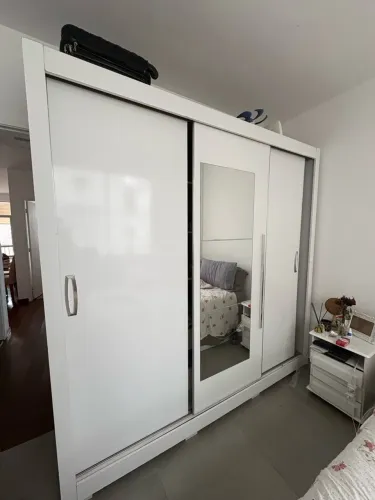 GUARDA-ROUPA DE CASAL