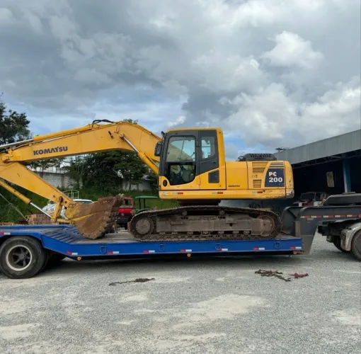 Escavadeira Komatsu PC200 14/14 - Entrada 10%