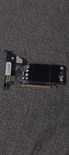 Placa de vídeo NVIDIA GeForce Antiga