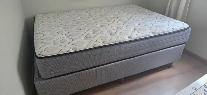 Cama casal mais boxe.