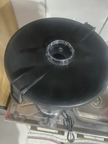 Vende-se esse liquidificador profissional para confeiteiro ou para outras utilidades 