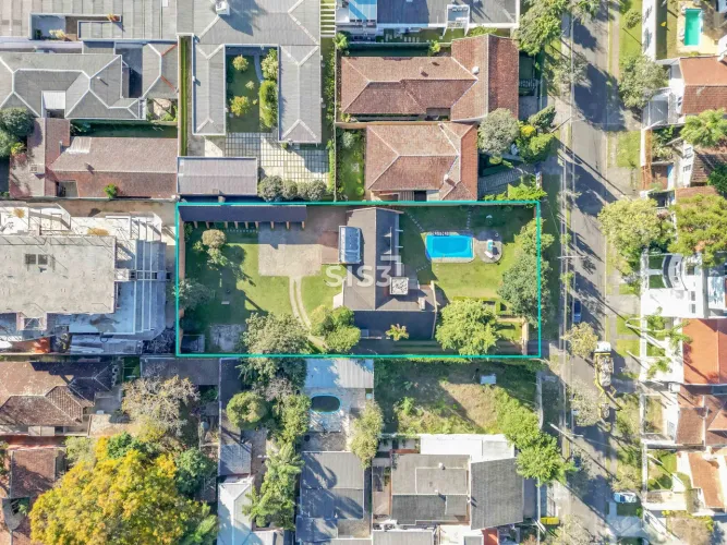 Terreno à venda com 2.085m² no Hugo Lange ZR3, ideal para incorporação imobiliária