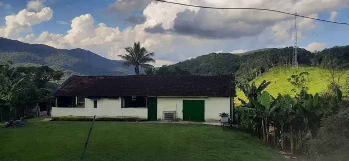 Sítio em Miracatu