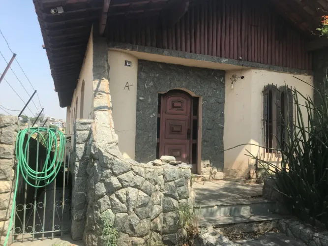Casa e lotes a venda no Bairro Ouro Preto