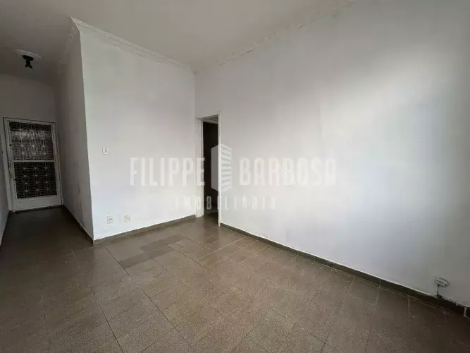 ESPAÇOSO APTO. - 2 QUARTOS - VAGA (DO PRÉDIO) - COLÉGIO - PRÓX. MÊTRO