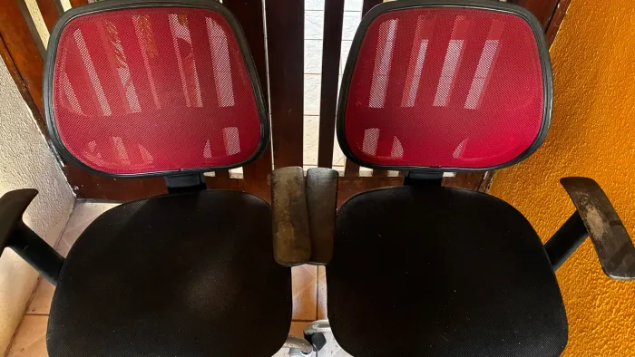 Cadeiras giratórias duas unds