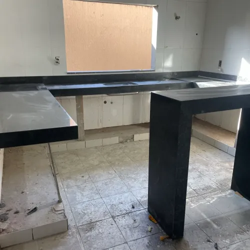 Lavatórios , escadas , ninchos 