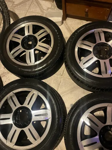 Aro 15 de liga leve  4x100 rodas sem solda  e boas condições e base de troca 
