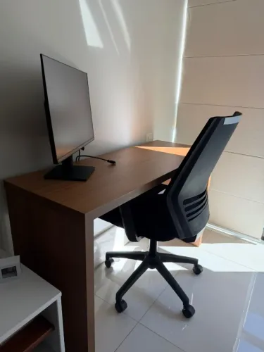 Mesa Tok&Stok Find 1,20m x 45cm | Freijó | Estado de nova | 2 meses de uso