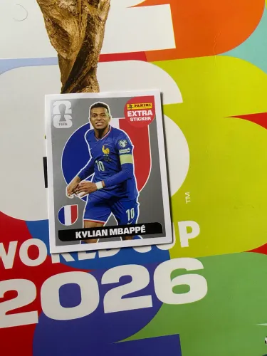 Figurinha legend Mbappe prata