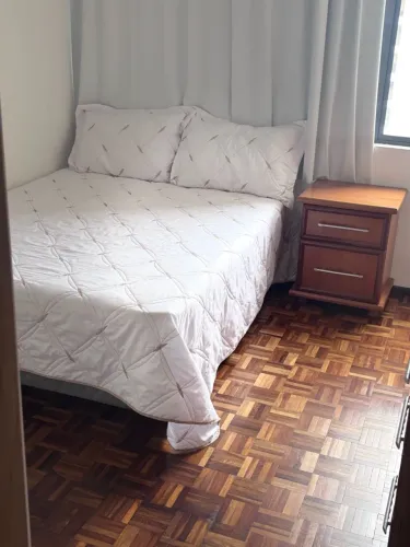 Aluga-se quarto mobiliado para mulheres!