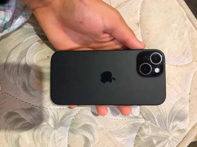 iPhone 15 128GB | 83% Bateria | Muito Conservado | Oportunidade