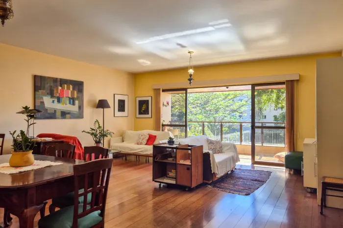 Apartamento com 4 quartos no bairro de Agriões, Teresópolis.
