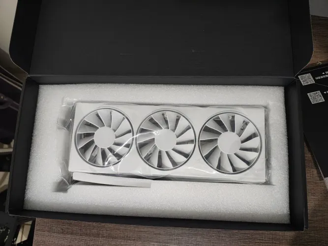 RX 9070 XT XFX Swift OC 16GB Branca