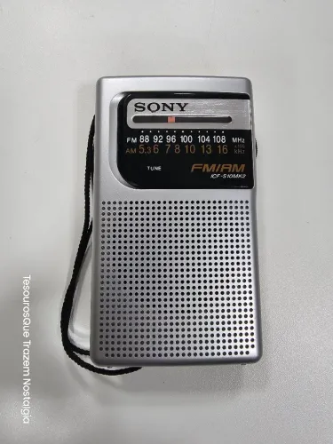 Radio Am / FM Sony ICF-S10MK2 Funcionando