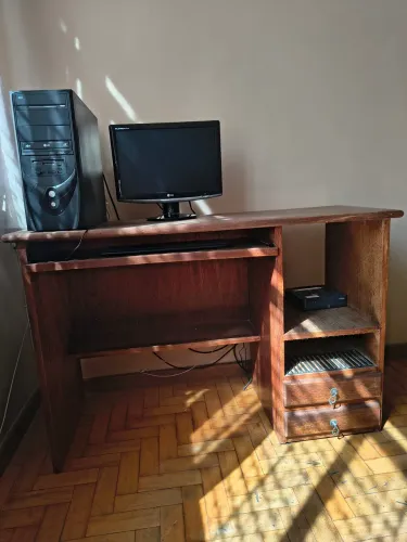 Mesa computador/escrivaninha 