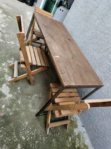 Mesa madeira com 3 cadeiras