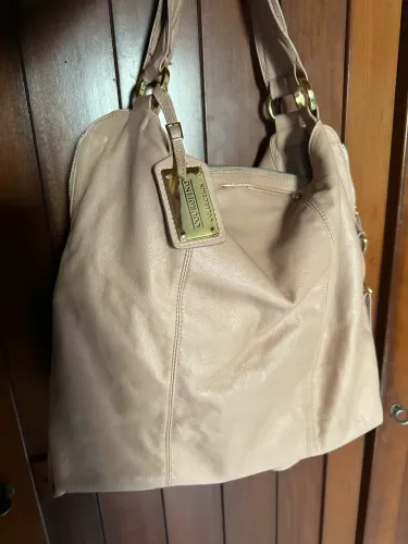 Bolsa em couro legítimo (Marca Couro Fino)