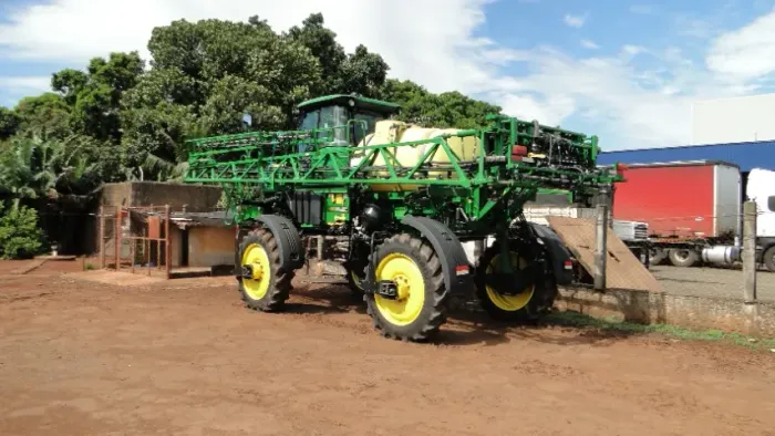 JOHN DEERE MODELO M4025 ANO 2022 C/ 2.000 HORAS 27 METROS DE BARRA