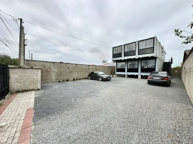 Kitnet com 1 Quarto + 1 Vaga para alugar, 28m² - Tijucas bairro Praça