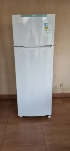 Vendo Geladeira Cônsul 