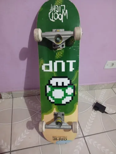 Skate semi novo
