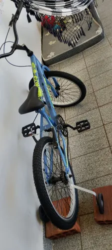Bicicleta aro 20 com rodinhas