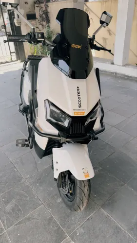 Scooter elétrica M6