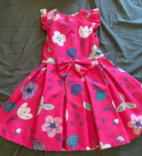 Vestido Rosa Floral com Laço Frontal