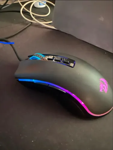 Mouse e teclado gamer Redragon