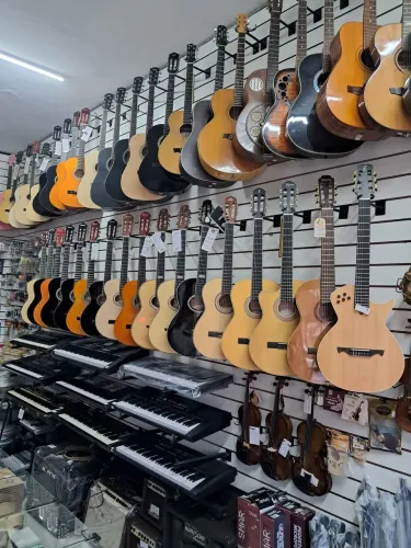 Violões cordas de nailon e aço, acústicos e elétricos!