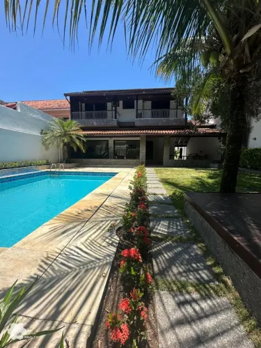 Casa no Santa Marina com Piscina e Energia Solar - 4 Quartos e 400 m²