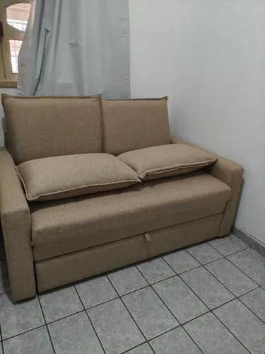 sofá cama usado em bom estado de conservação