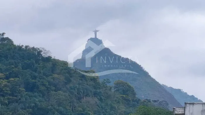 Oportunidade: 4 Quartos sendo 1 suíte, Varanda Ampla com vista para o Cristo Redentor e Co