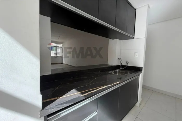 Apartamento no Embaré a uma quadra da praia