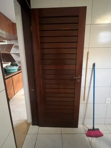 Portas de ipê 80x2,10 70x2,10 e 60x2,10