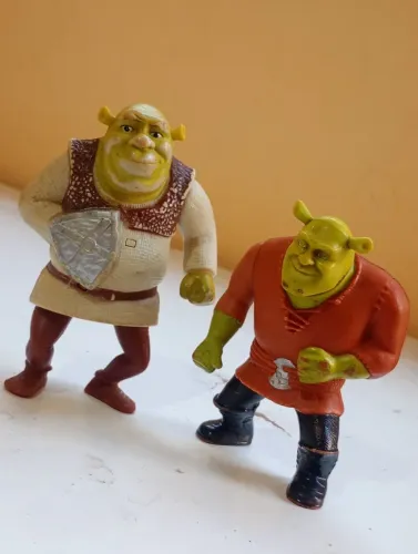 2 bonecos Shrek original 