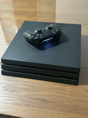 PS4 Pro 1TB [Bivolt] - Em Perfeito Estado + 1 Controle